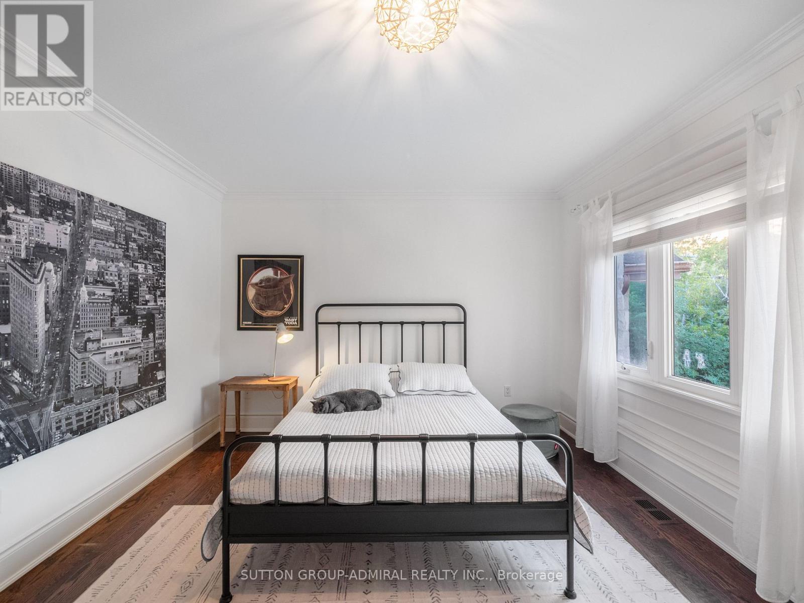 35 WENTWORTH AVENUE - 33