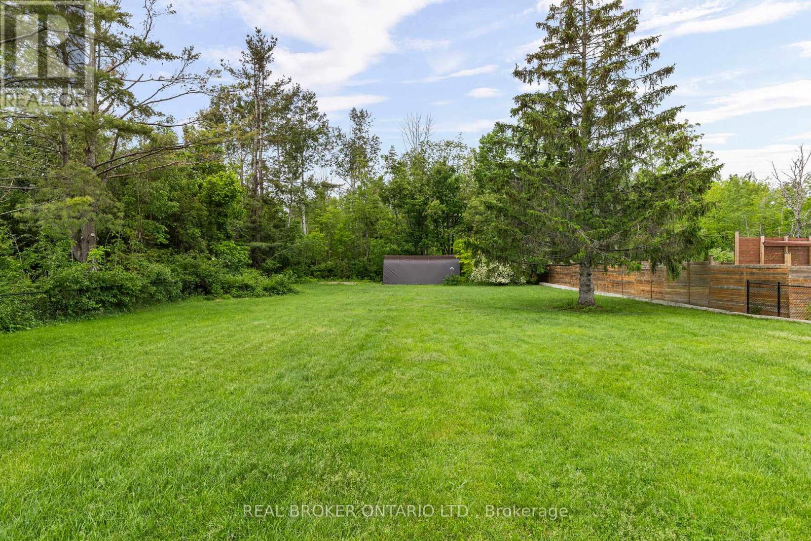 493 BAY STREET - 31