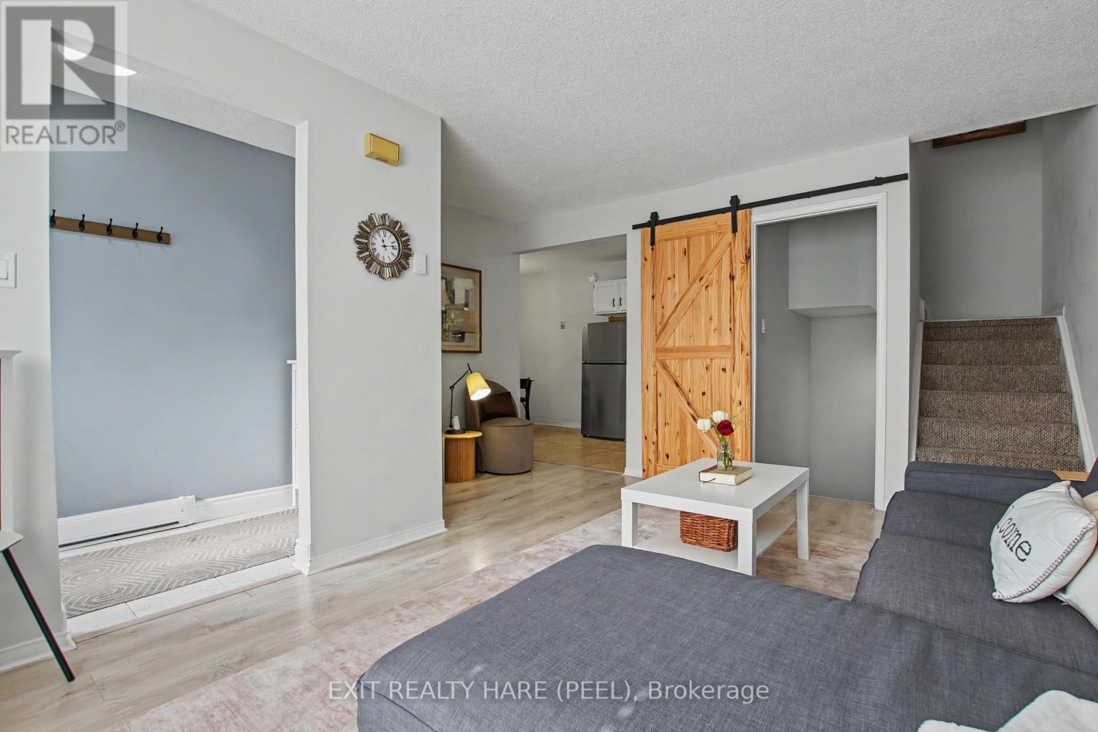 #93 90 LAWRENCE AVENUE - 10