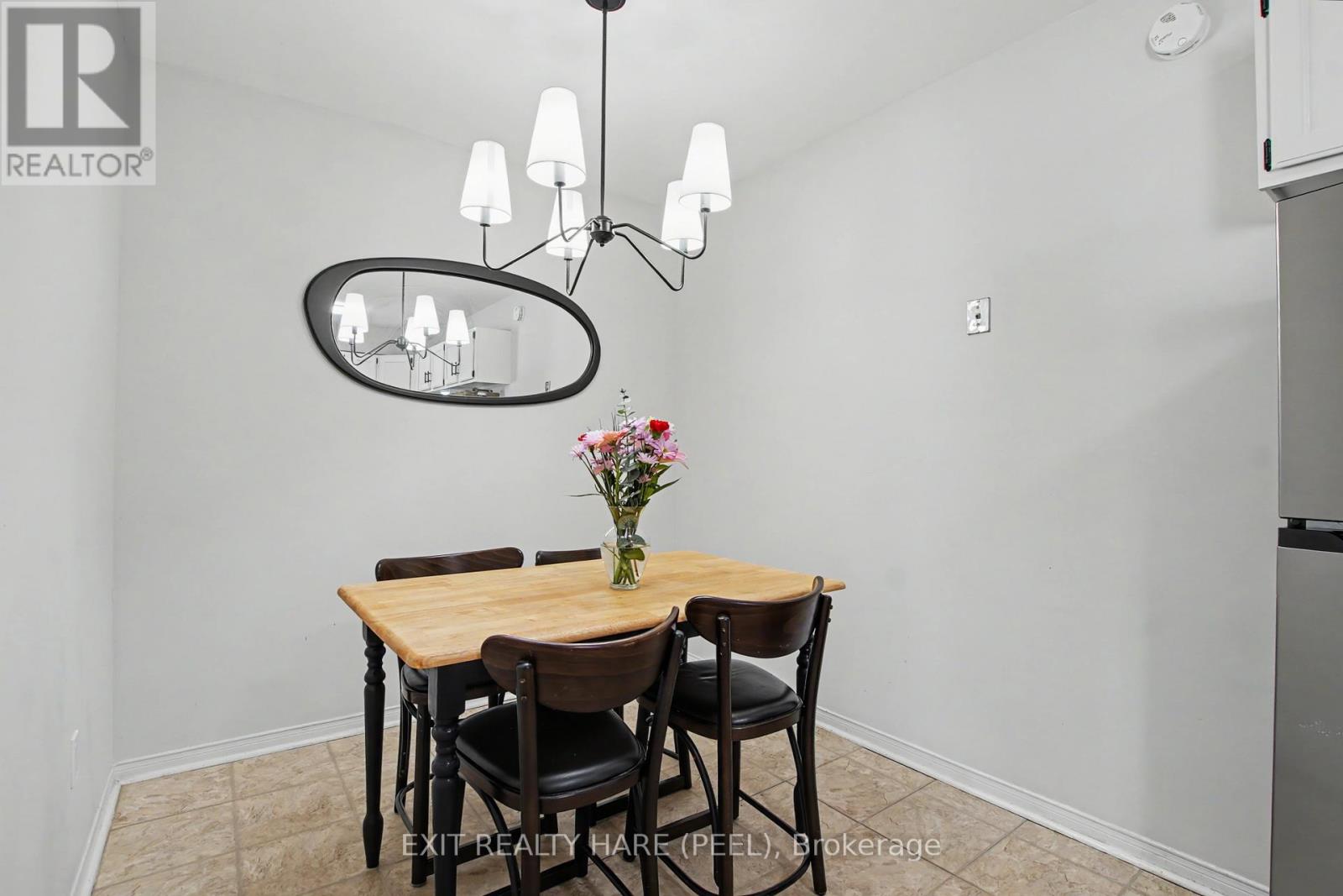 #93 90 LAWRENCE AVENUE - 15