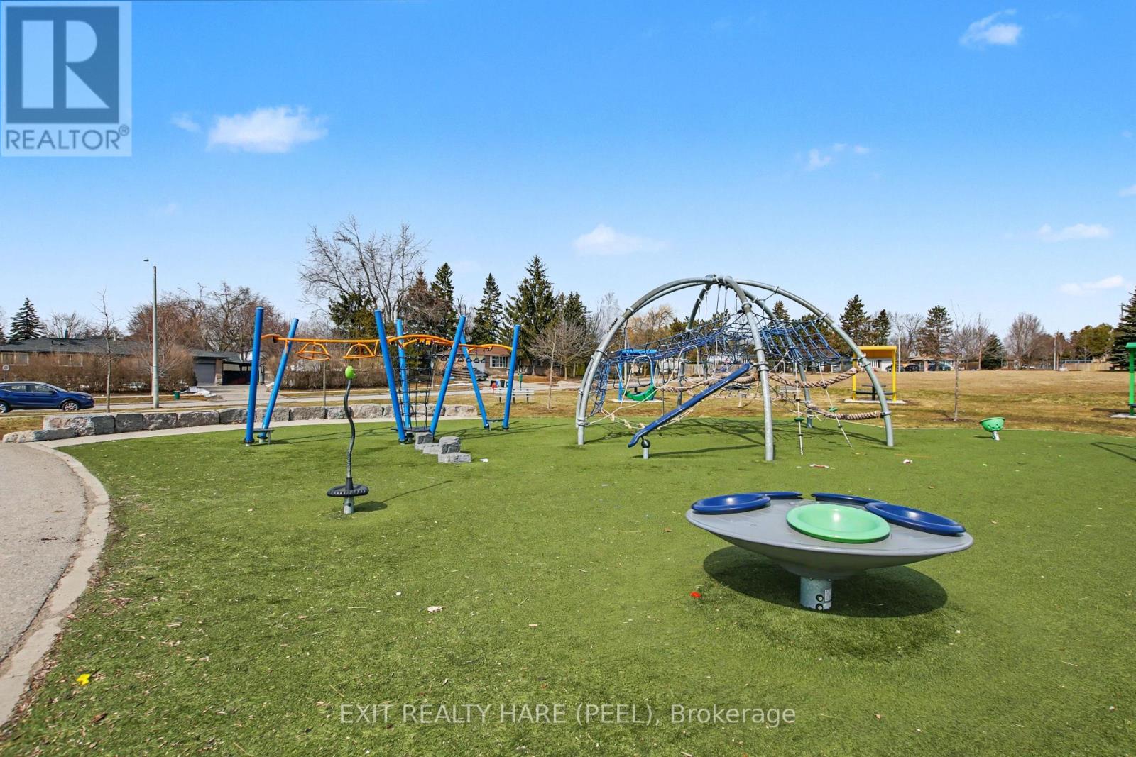 #93 90 LAWRENCE AVENUE - 32