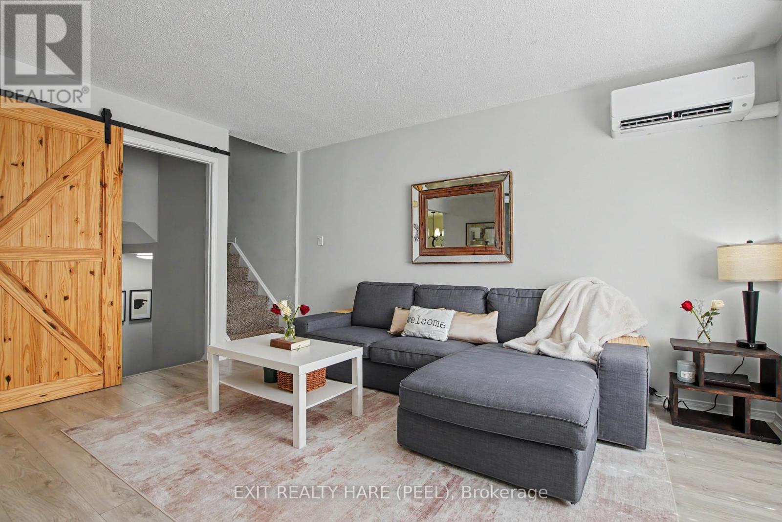 #93 90 LAWRENCE AVENUE - 9
