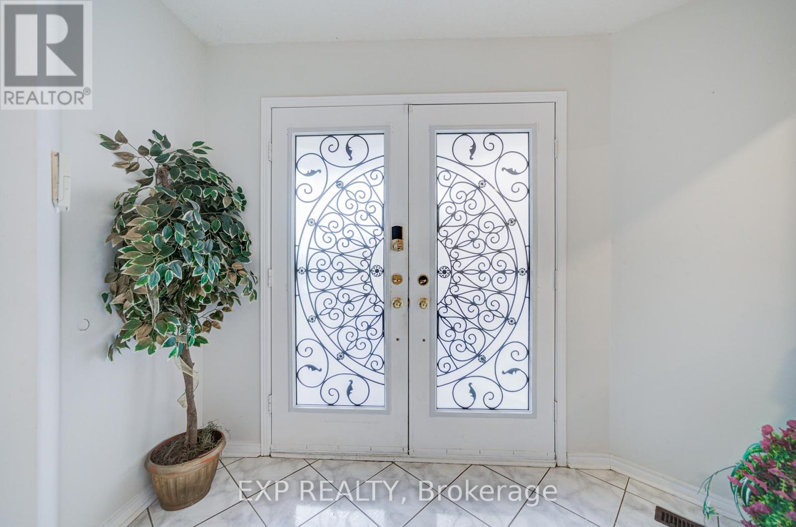 211 SOPHIA ROAD - 2