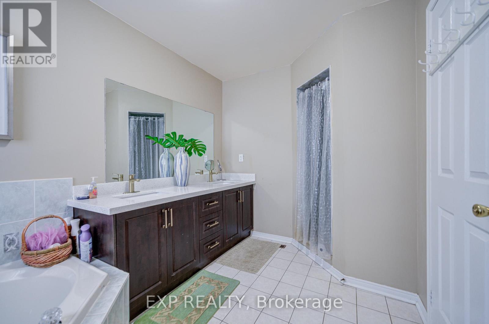 211 SOPHIA ROAD - 21