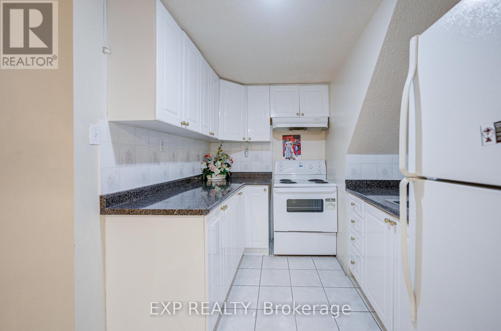 211 SOPHIA ROAD - 36