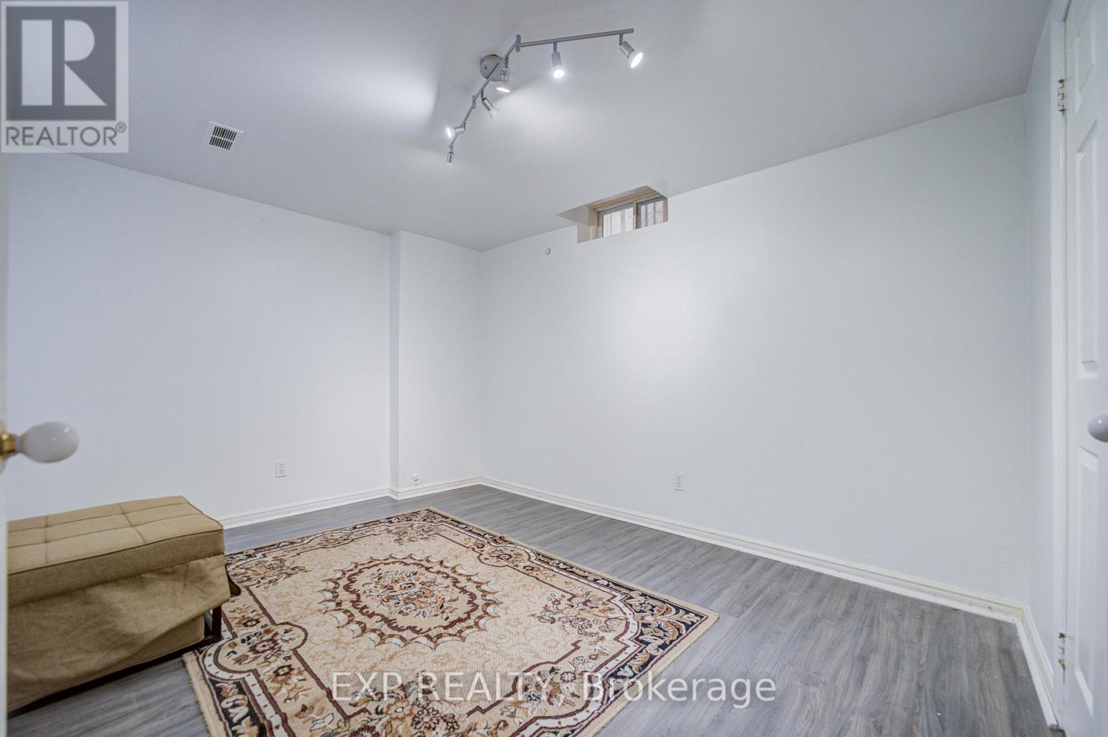 211 SOPHIA ROAD - 37