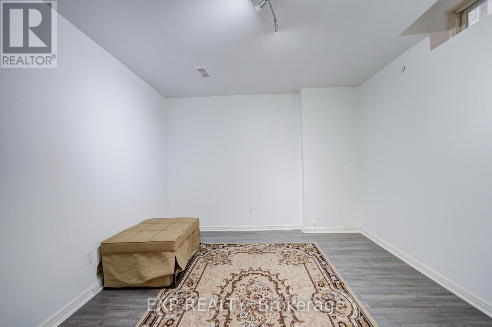 211 SOPHIA ROAD - 38