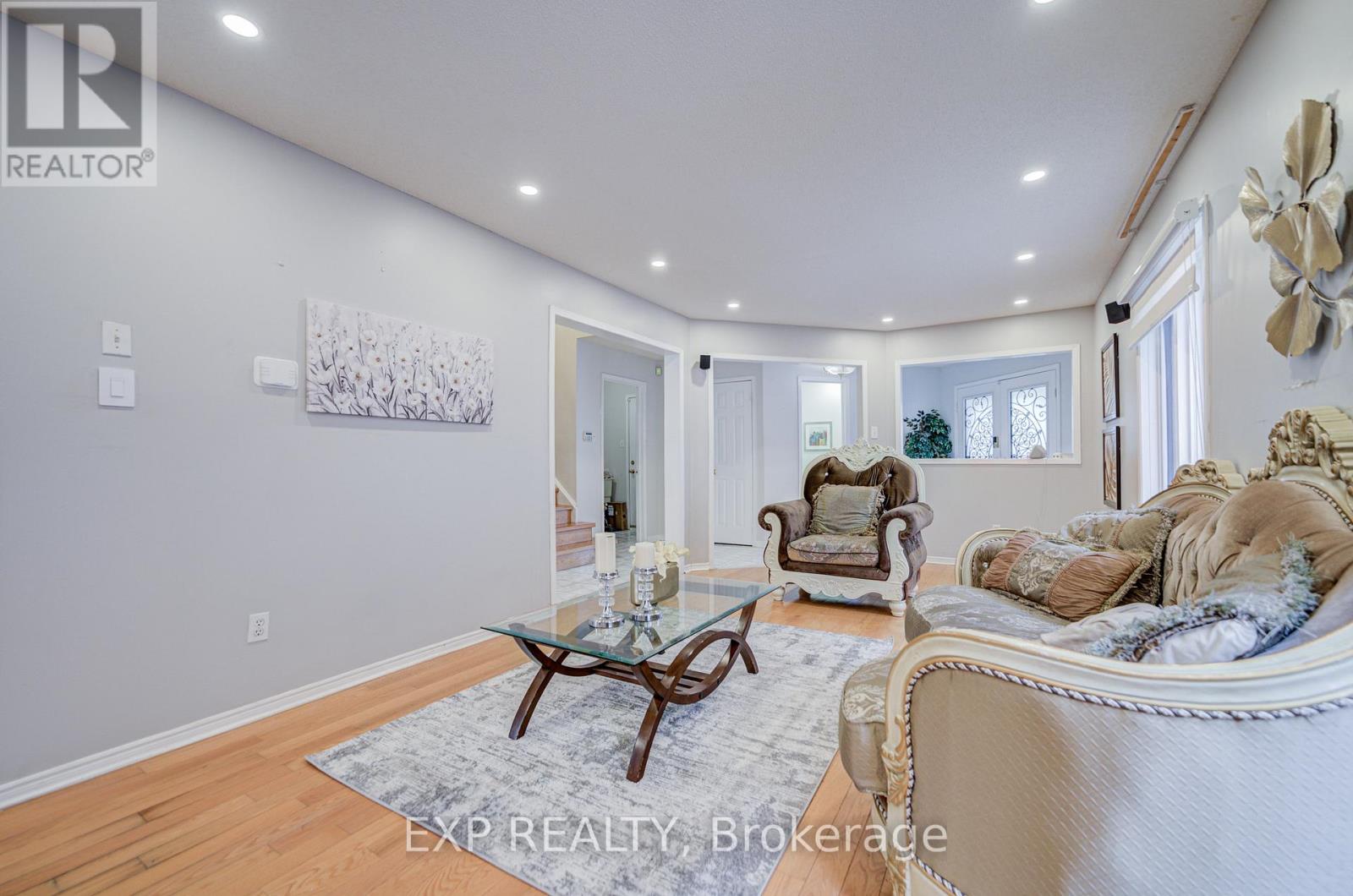 211 SOPHIA ROAD - 5