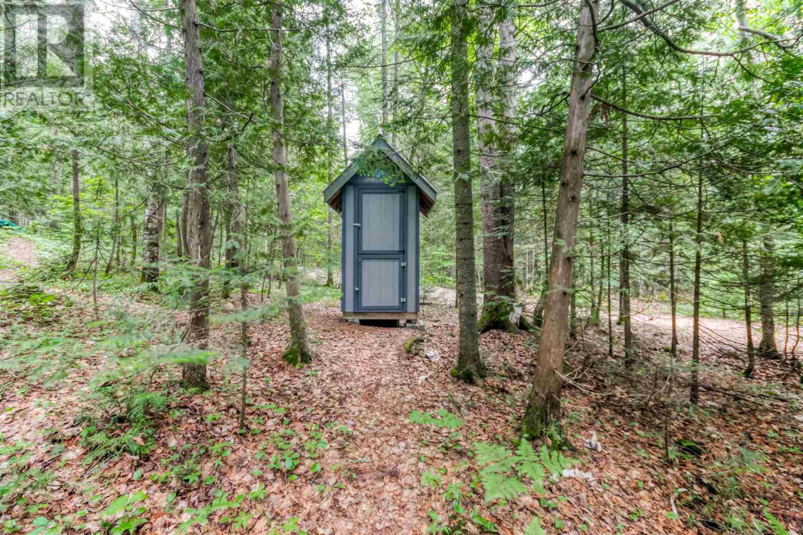 1456 Dunlop Shores RD - 31