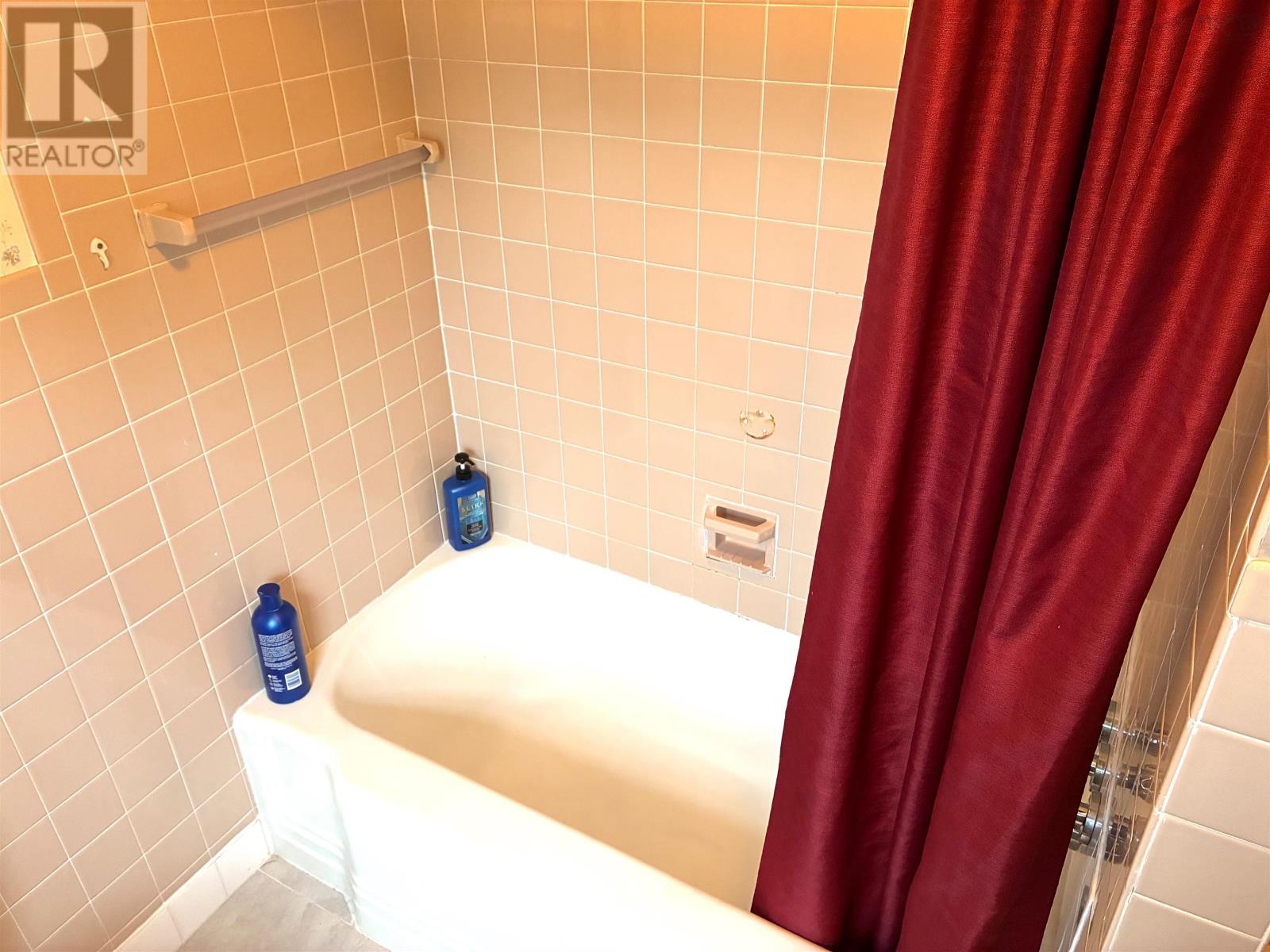 1 DEXTER Avenue - 25