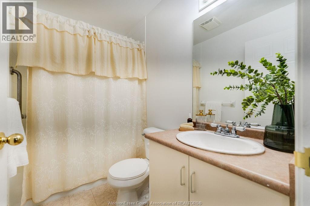 #222 1390 LAUZON ROAD - 16