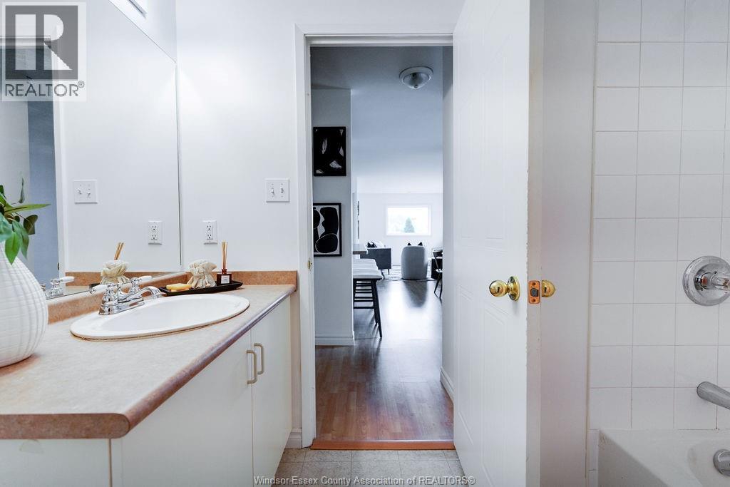 #222 1390 LAUZON ROAD - 23