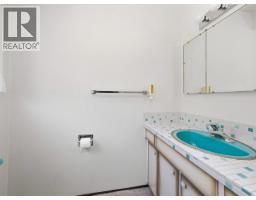 1218 Chamberlain Drive, North Vancouver, BC V7K1P3 Photo 24