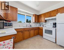 1218 Chamberlain Drive, North Vancouver, BC V7K1P3 Photo 11