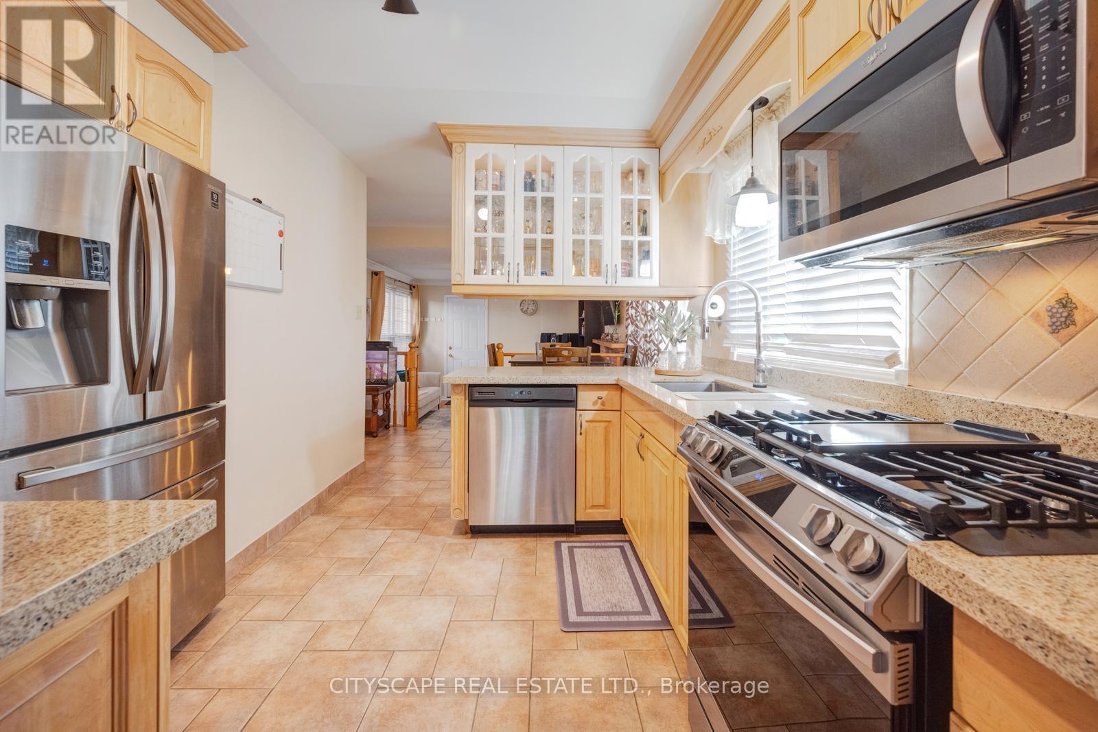 301 KINGSBRIDGE GARDEN - 14