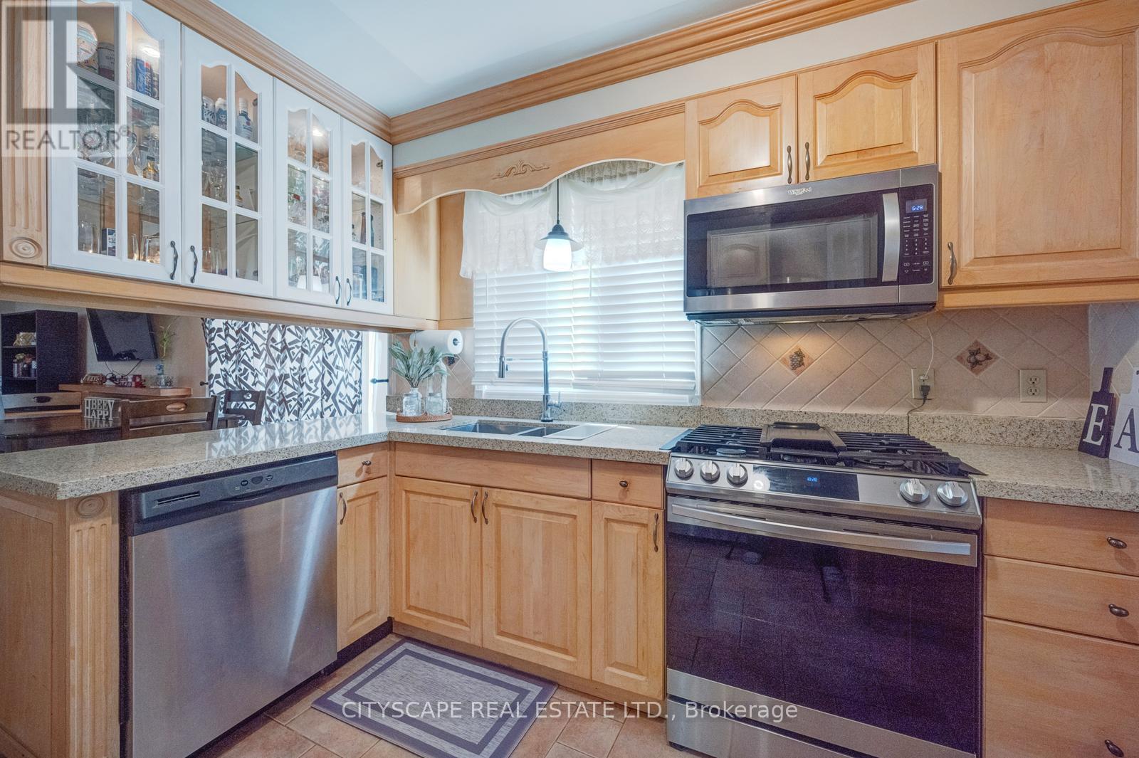301 KINGSBRIDGE GARDEN - 15
