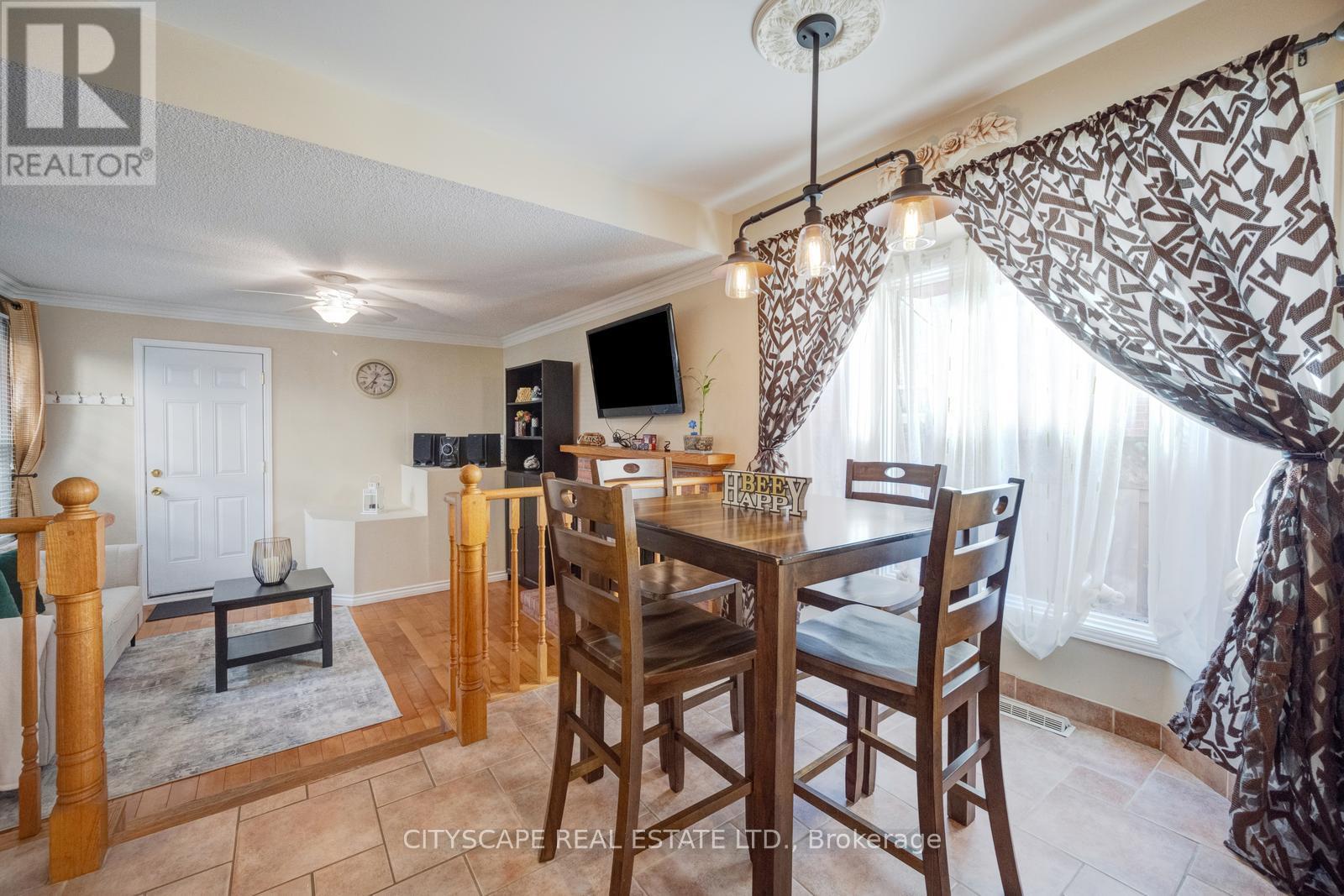 301 KINGSBRIDGE GARDEN - 18