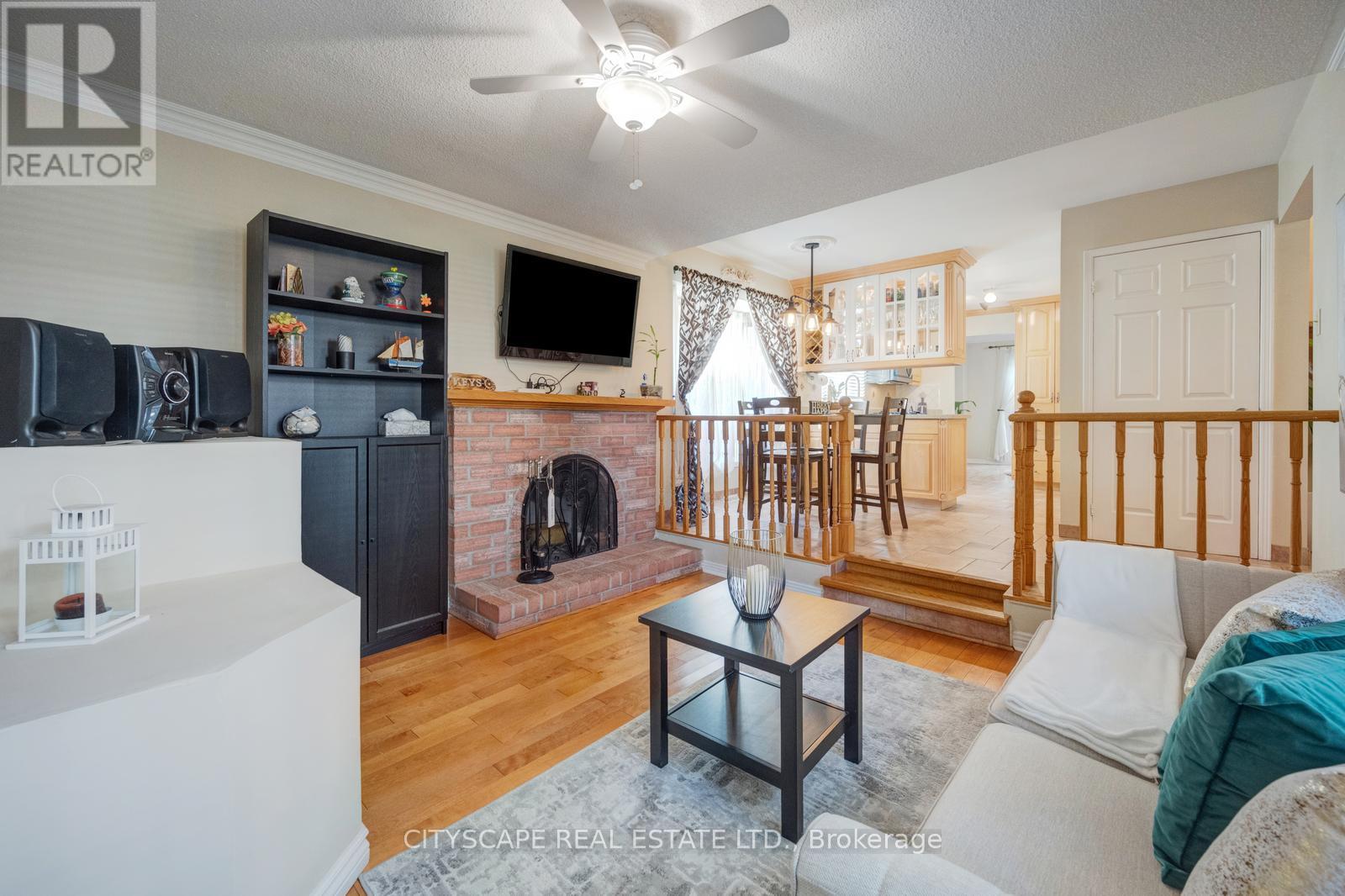 301 KINGSBRIDGE GARDEN - 20