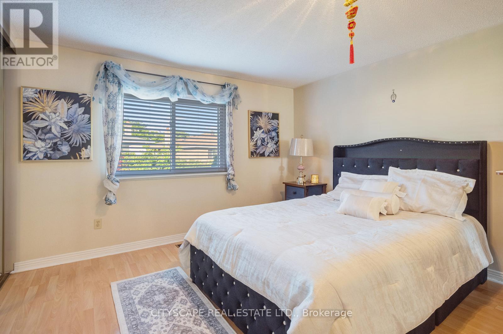 301 KINGSBRIDGE GARDEN - 26