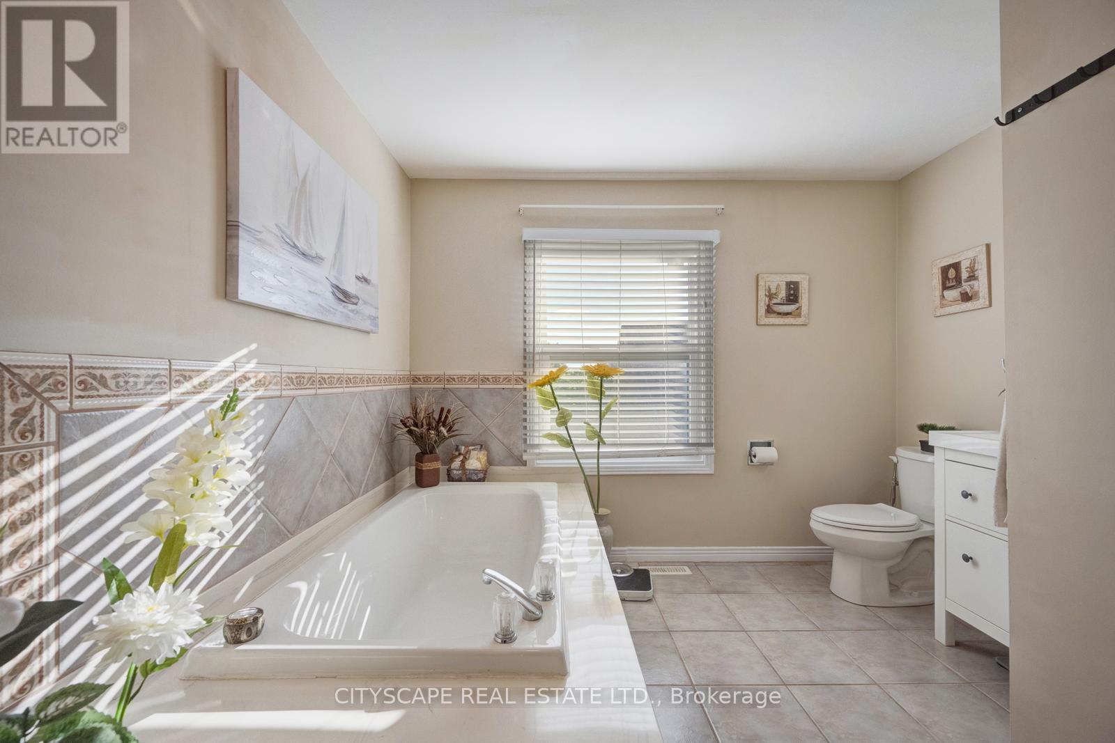 301 KINGSBRIDGE GARDEN - 28