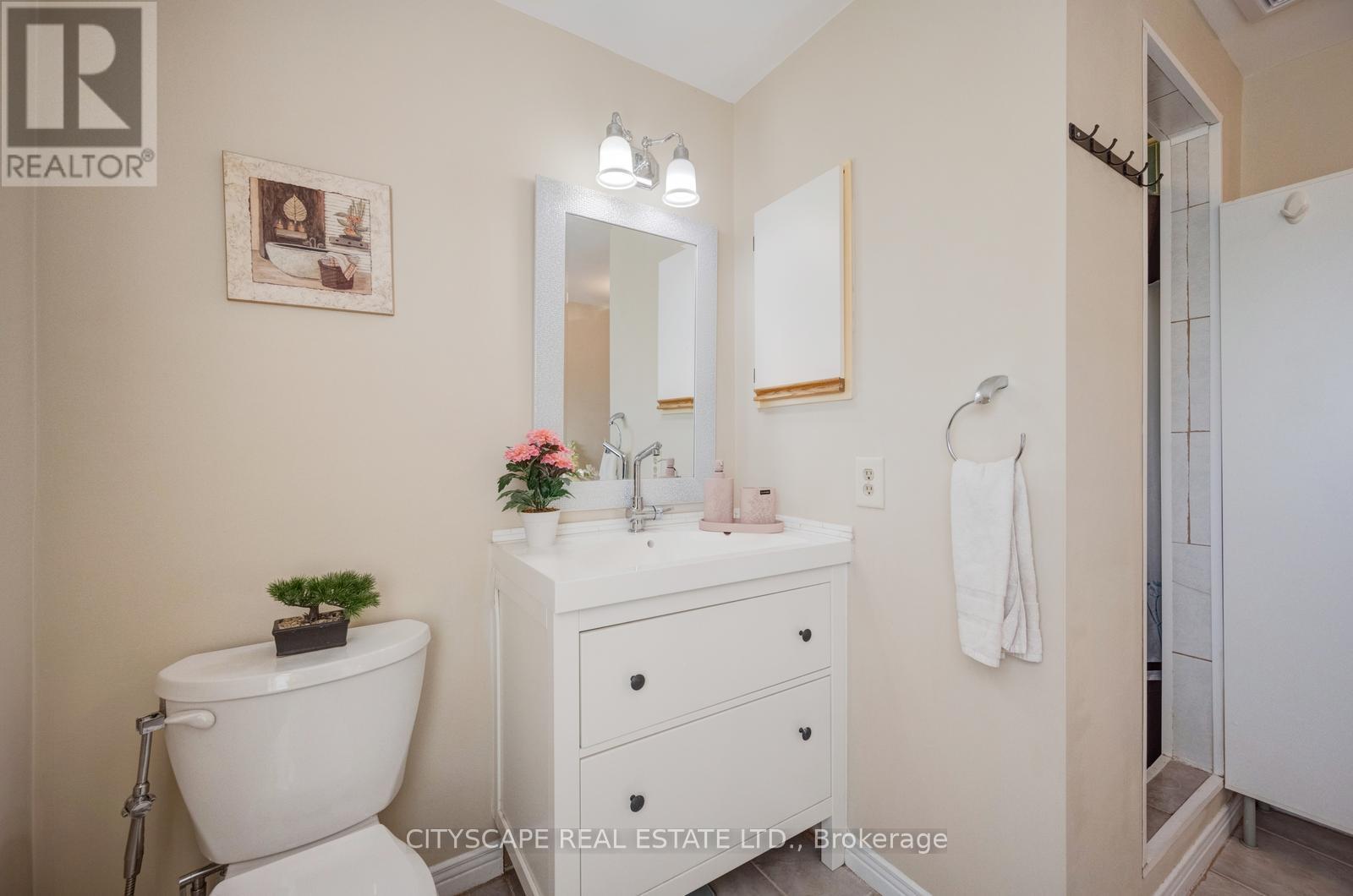 301 KINGSBRIDGE GARDEN - 29