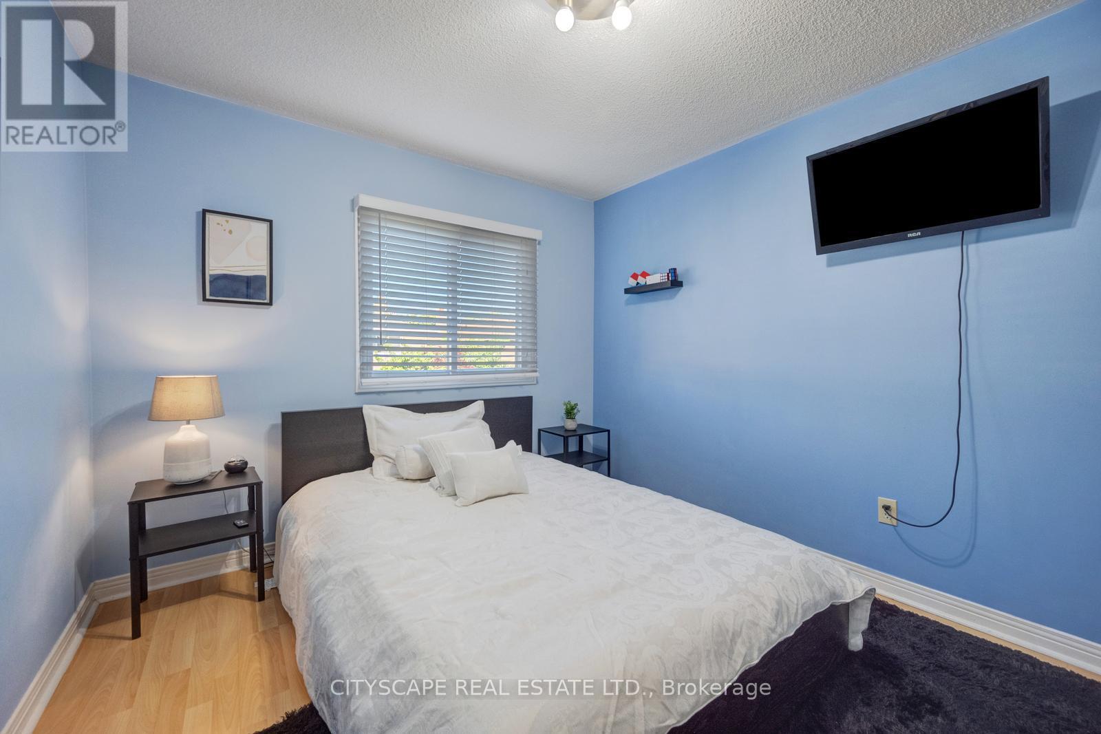 301 KINGSBRIDGE GARDEN - 31