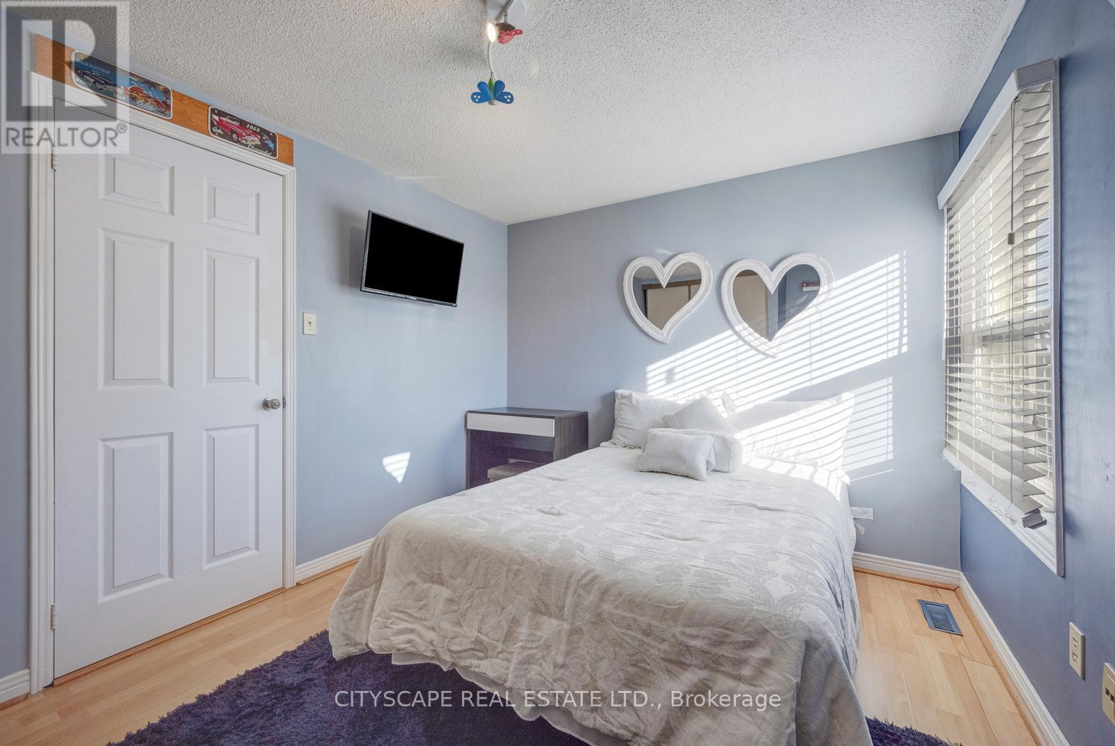 301 KINGSBRIDGE GARDEN - 35