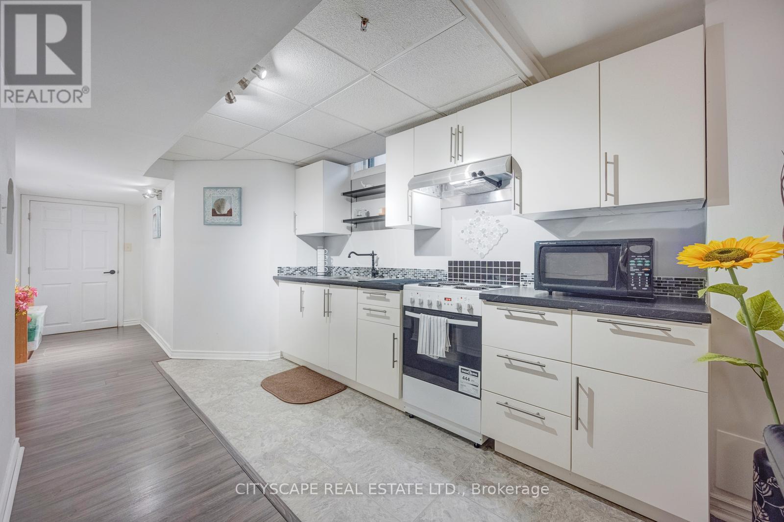 301 KINGSBRIDGE GARDEN - 39