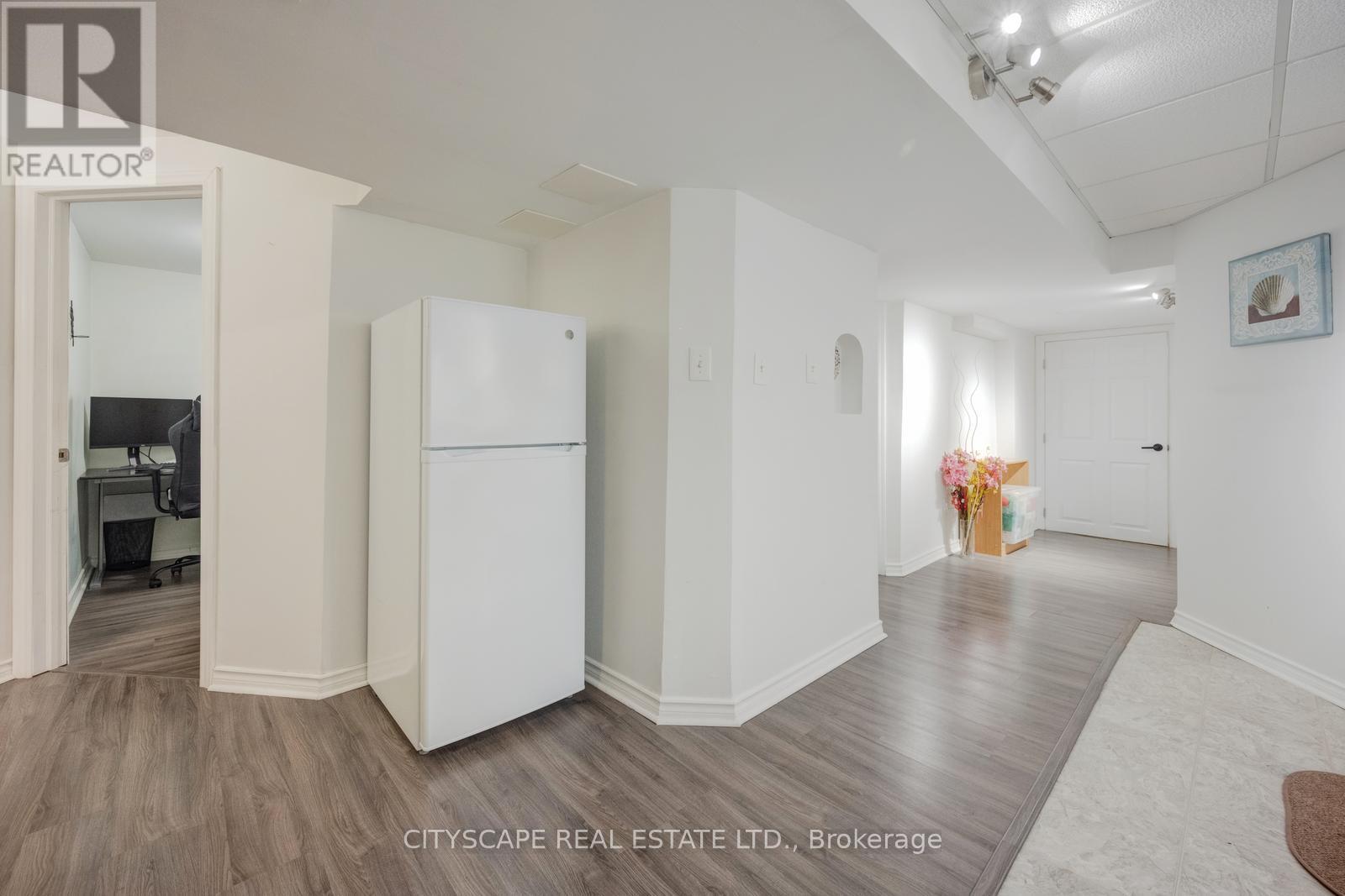 301 KINGSBRIDGE GARDEN - 41