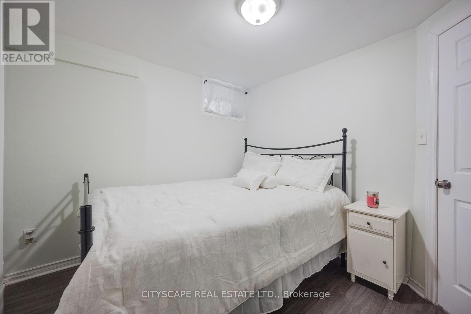 301 KINGSBRIDGE GARDEN - 42