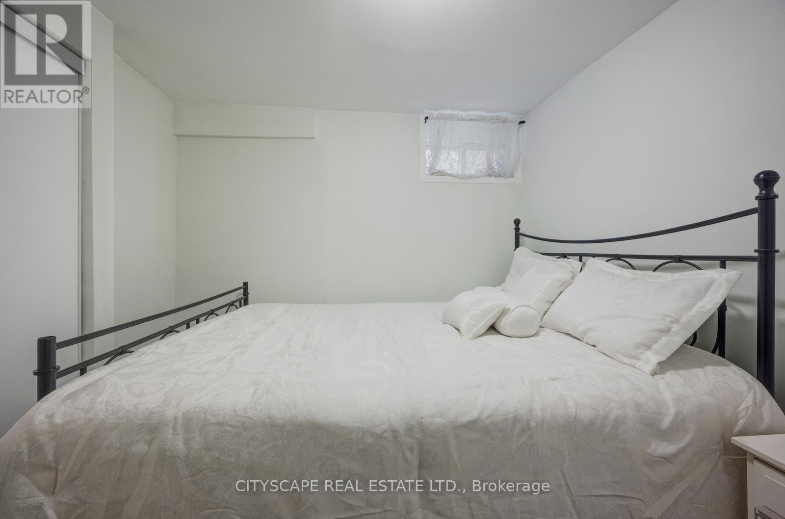 301 KINGSBRIDGE GARDEN - 43