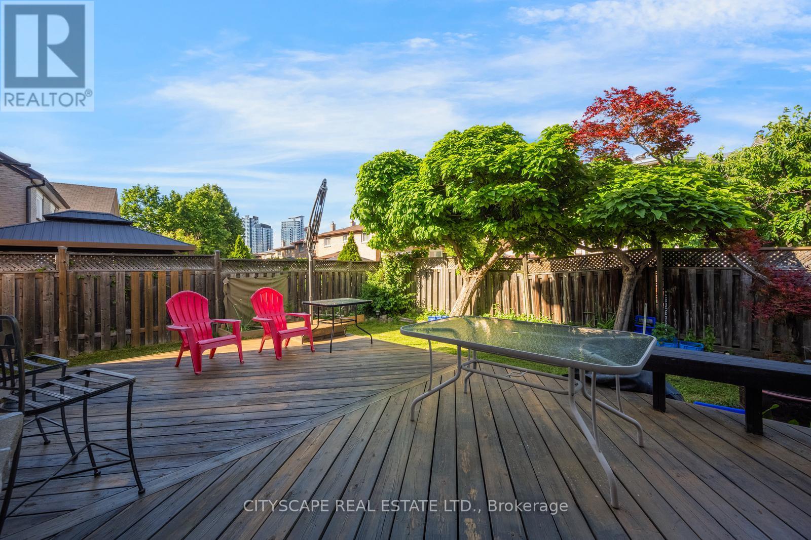 301 KINGSBRIDGE GARDEN - 48