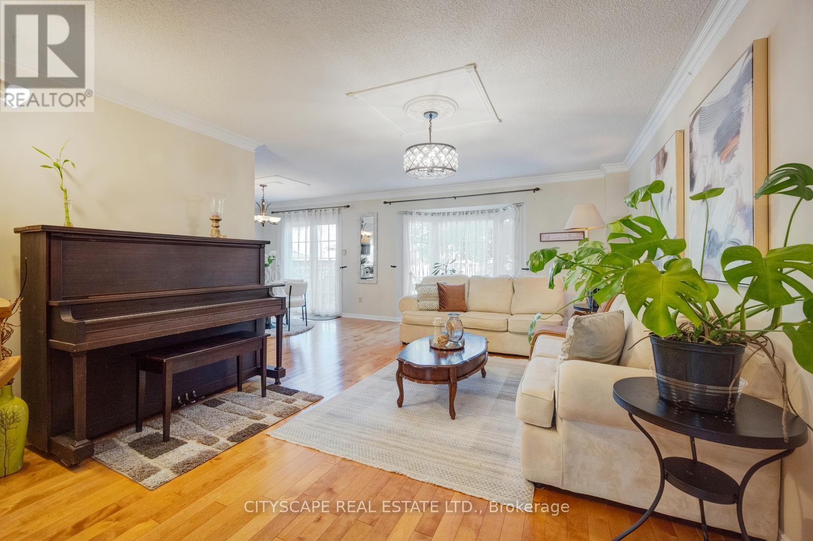 301 KINGSBRIDGE GARDEN - 7