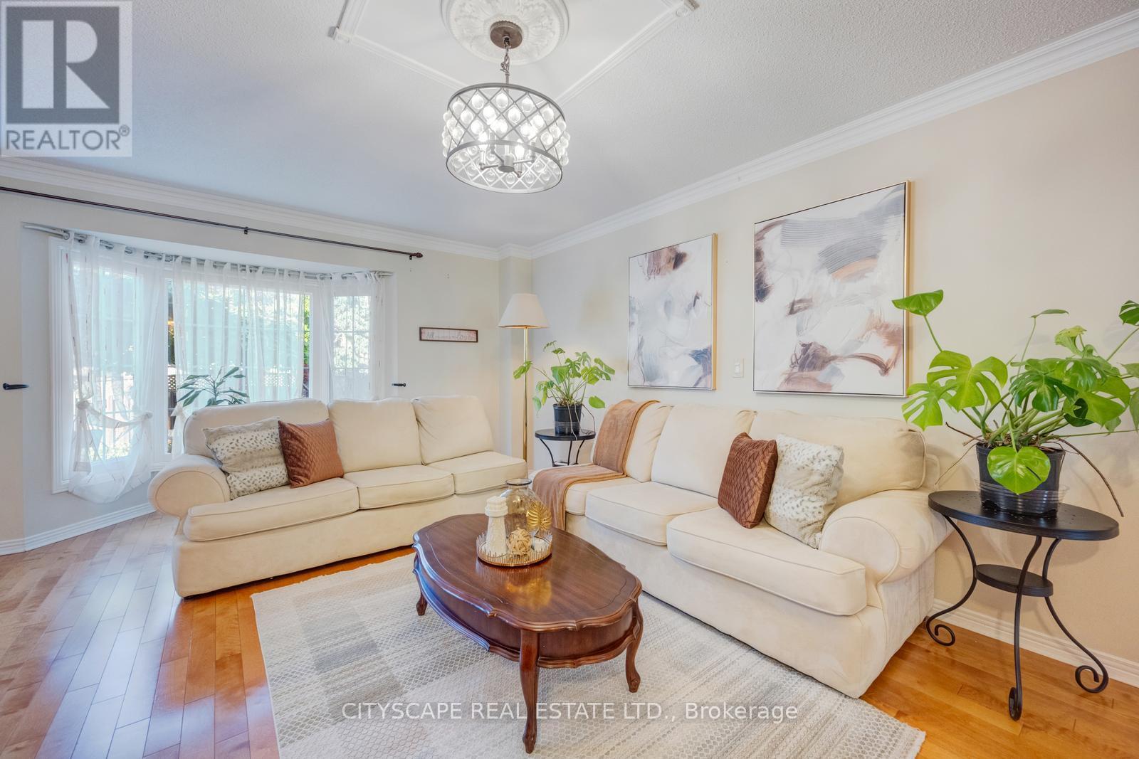 301 KINGSBRIDGE GARDEN - 8