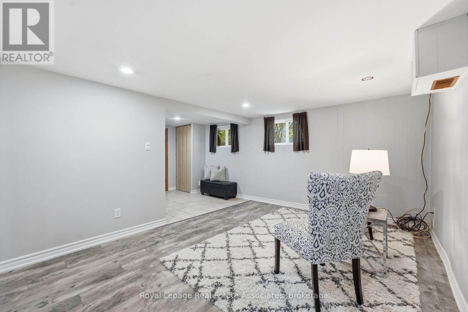 64 EAGLEWOOD BOULEVARD - 25