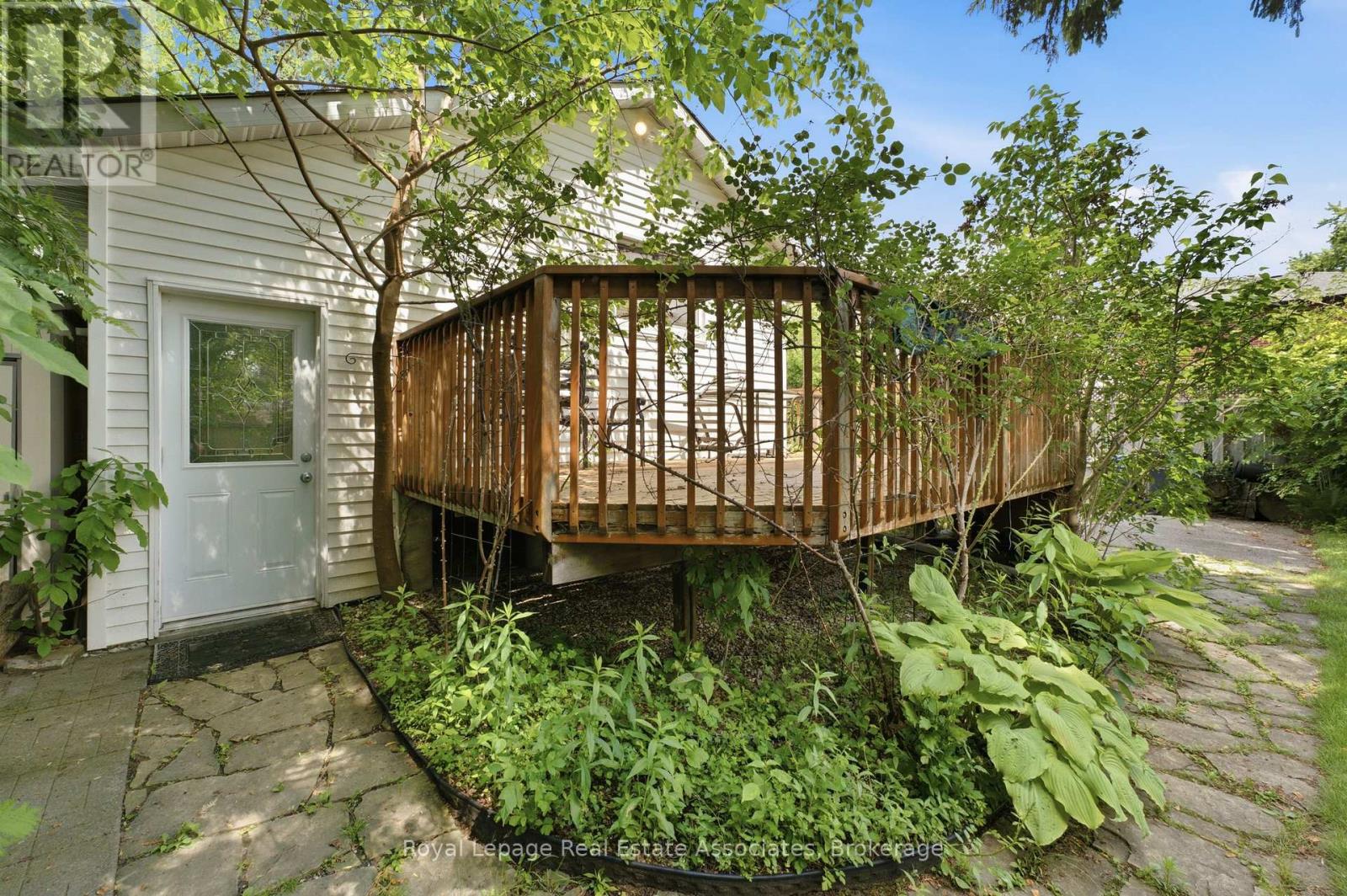 64 EAGLEWOOD BOULEVARD - 35
