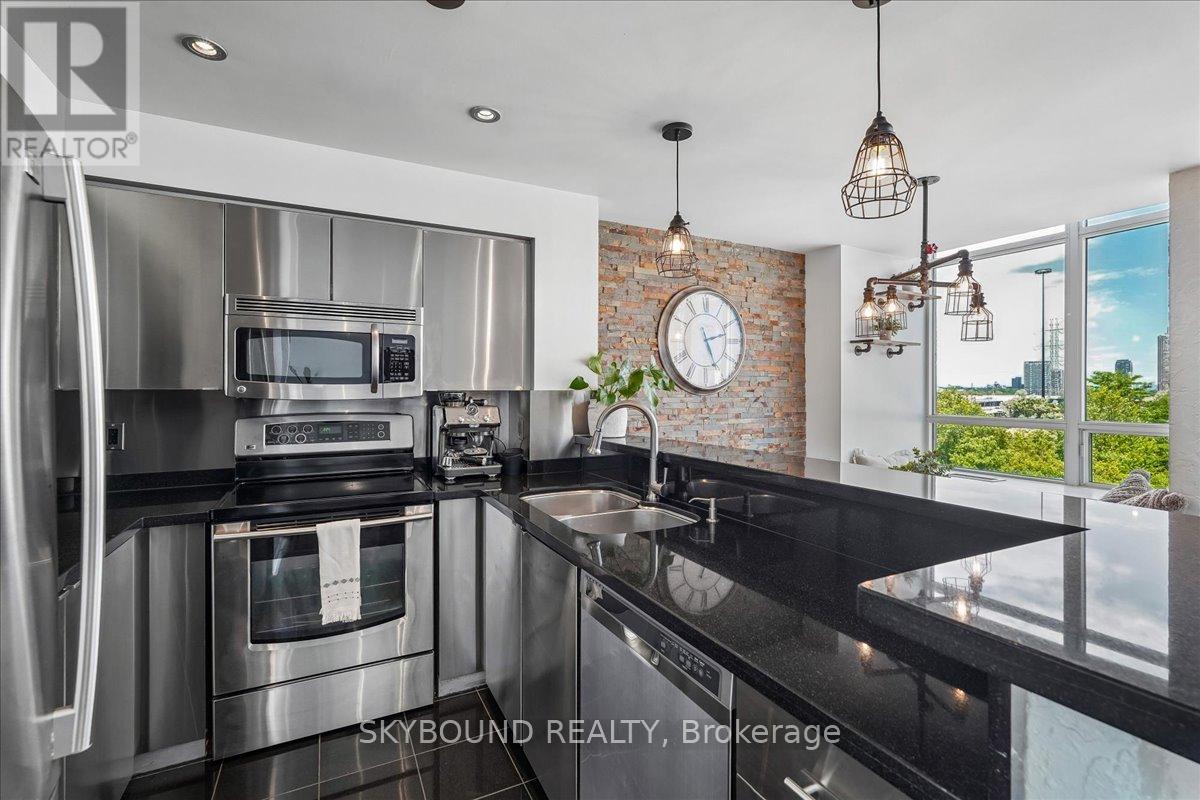 #302 300 MANITOBA STREET - 12