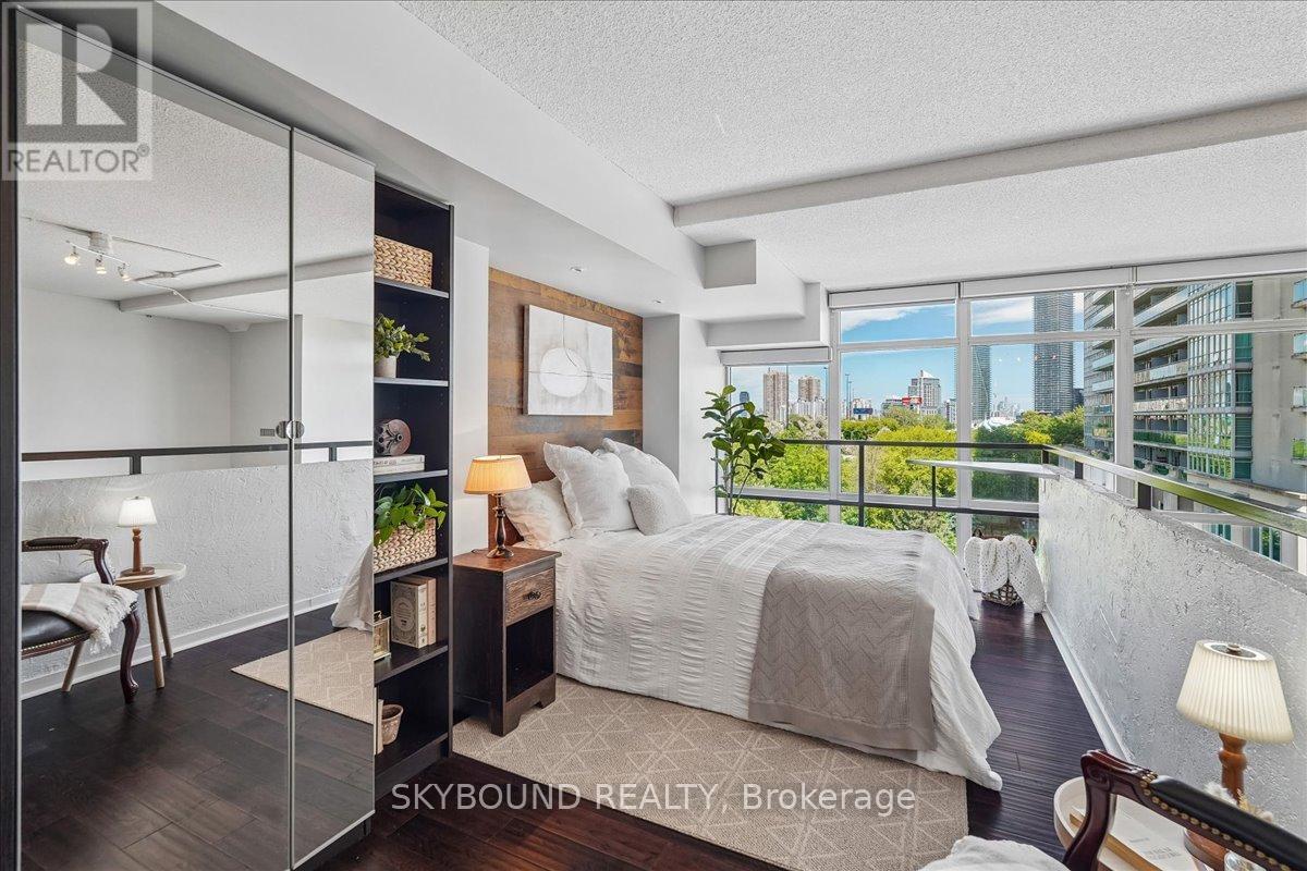 #302 300 MANITOBA STREET - 21