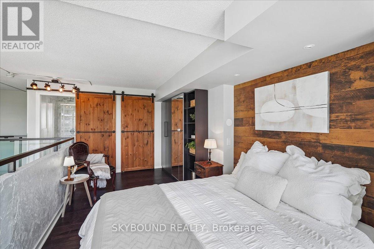#302 300 MANITOBA STREET - 23