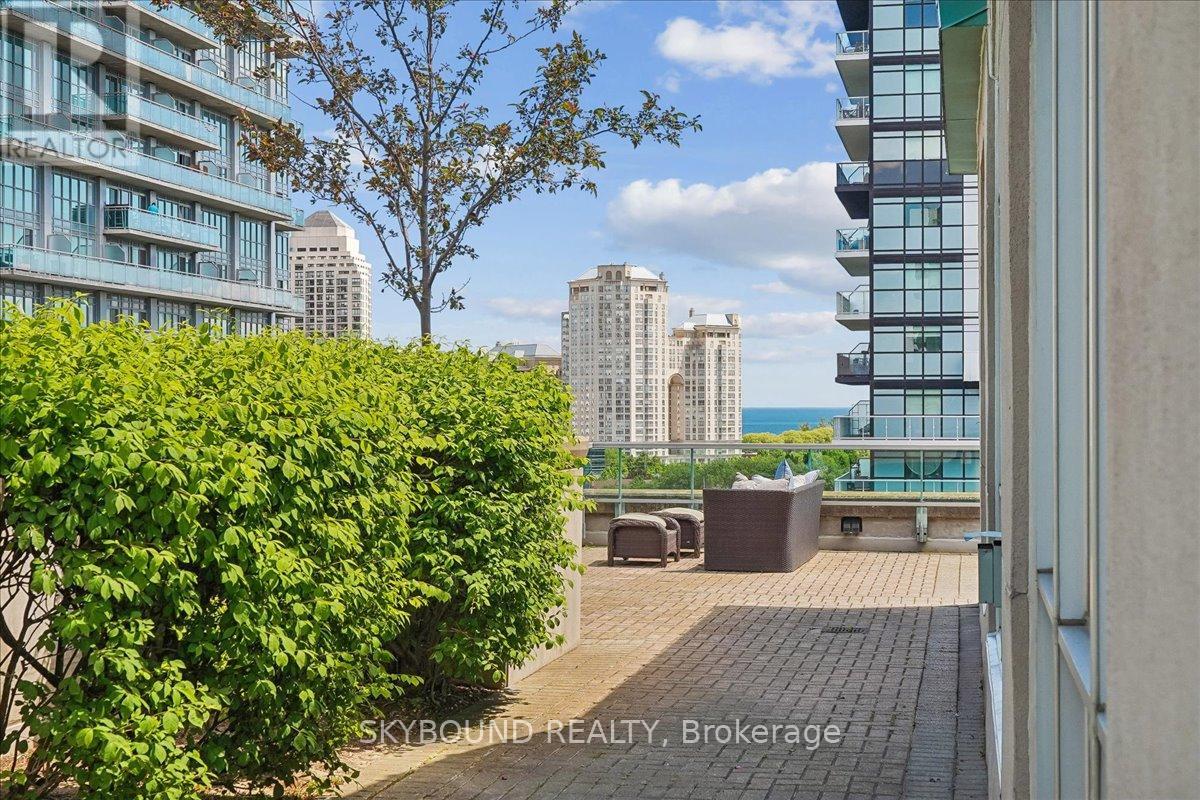 #302 300 MANITOBA STREET - 31