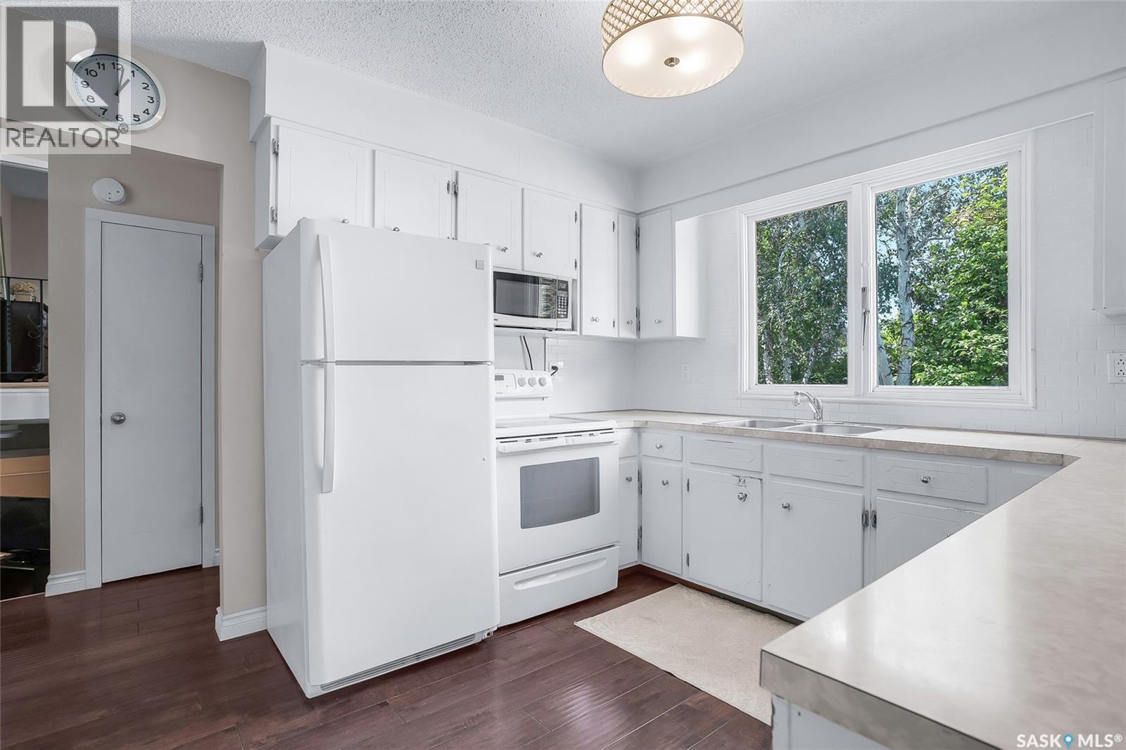 42 Neilson CRESCENT — photo 13