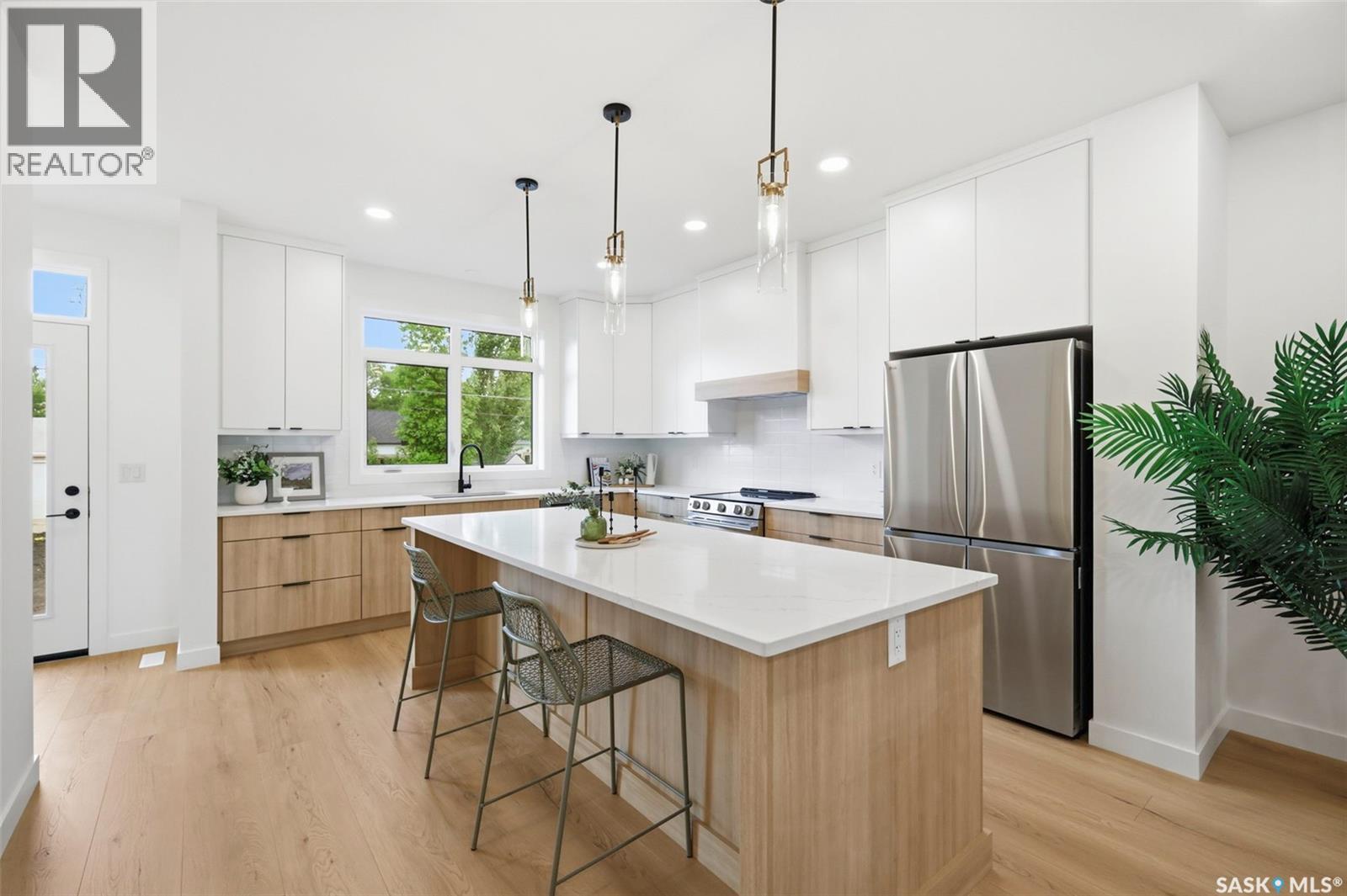 1516 Ewart AVENUE S — photo 11