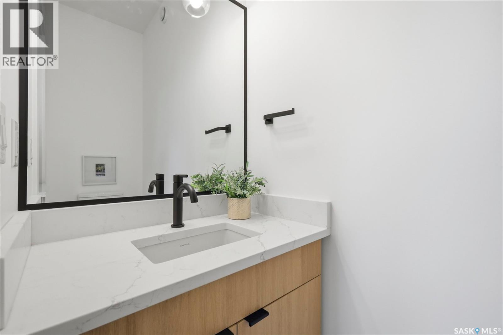 1516 Ewart AVENUE S — photo 16