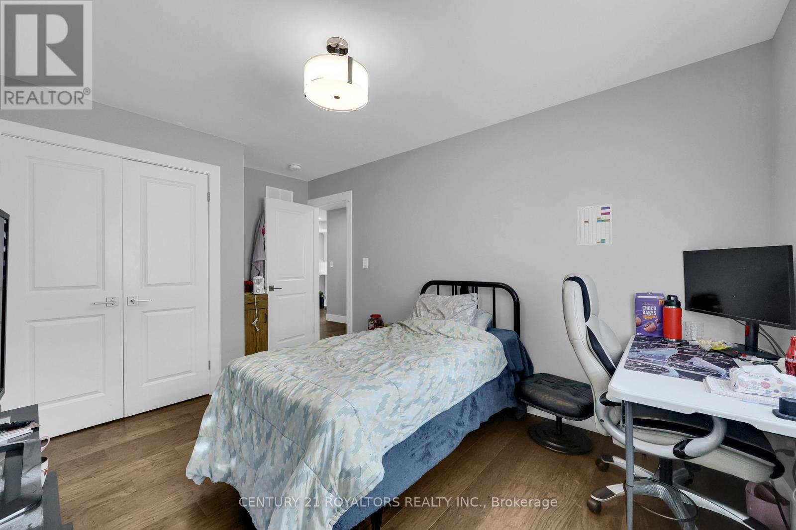 802 KEIL DRIVE - 23