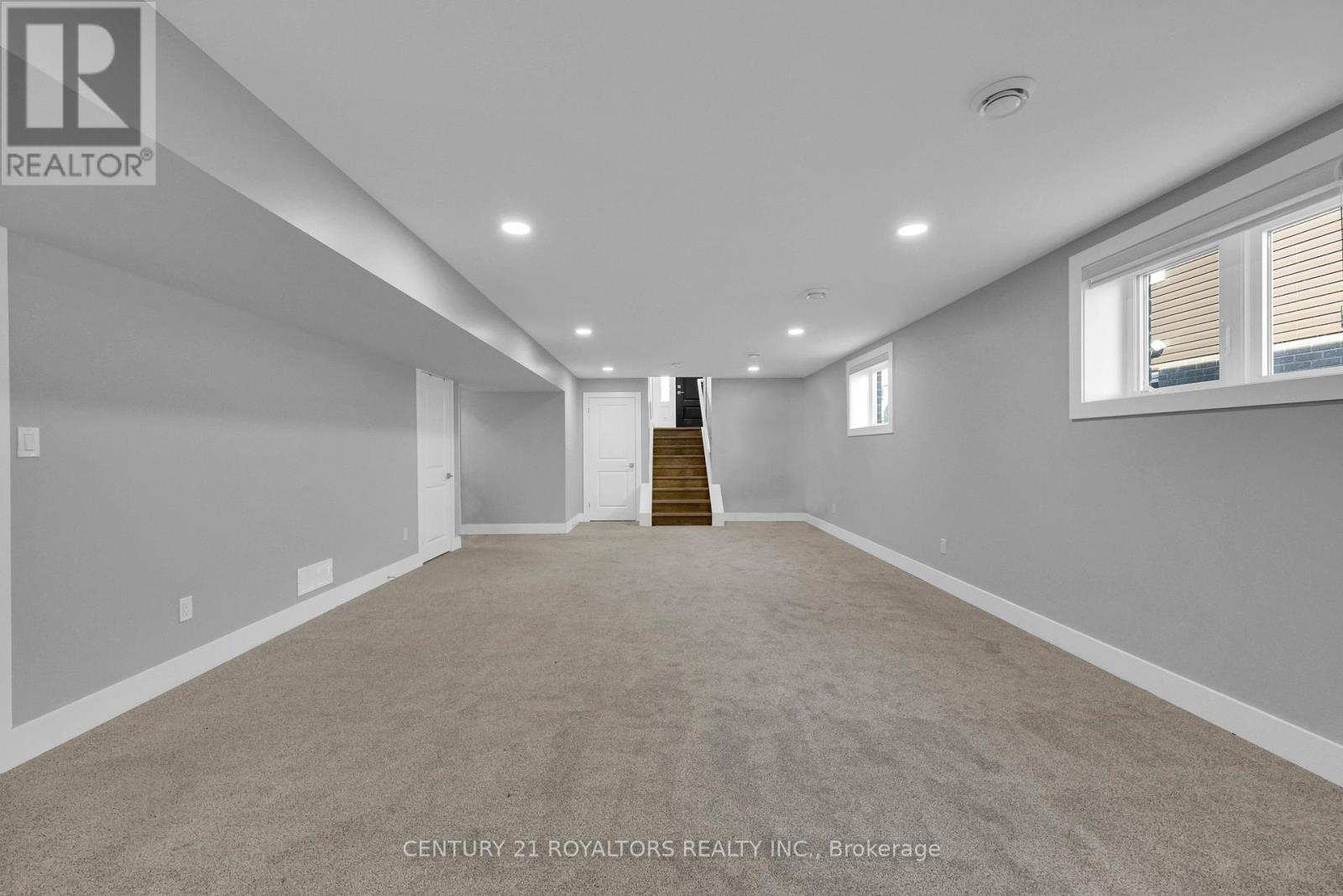 802 KEIL DRIVE - 32