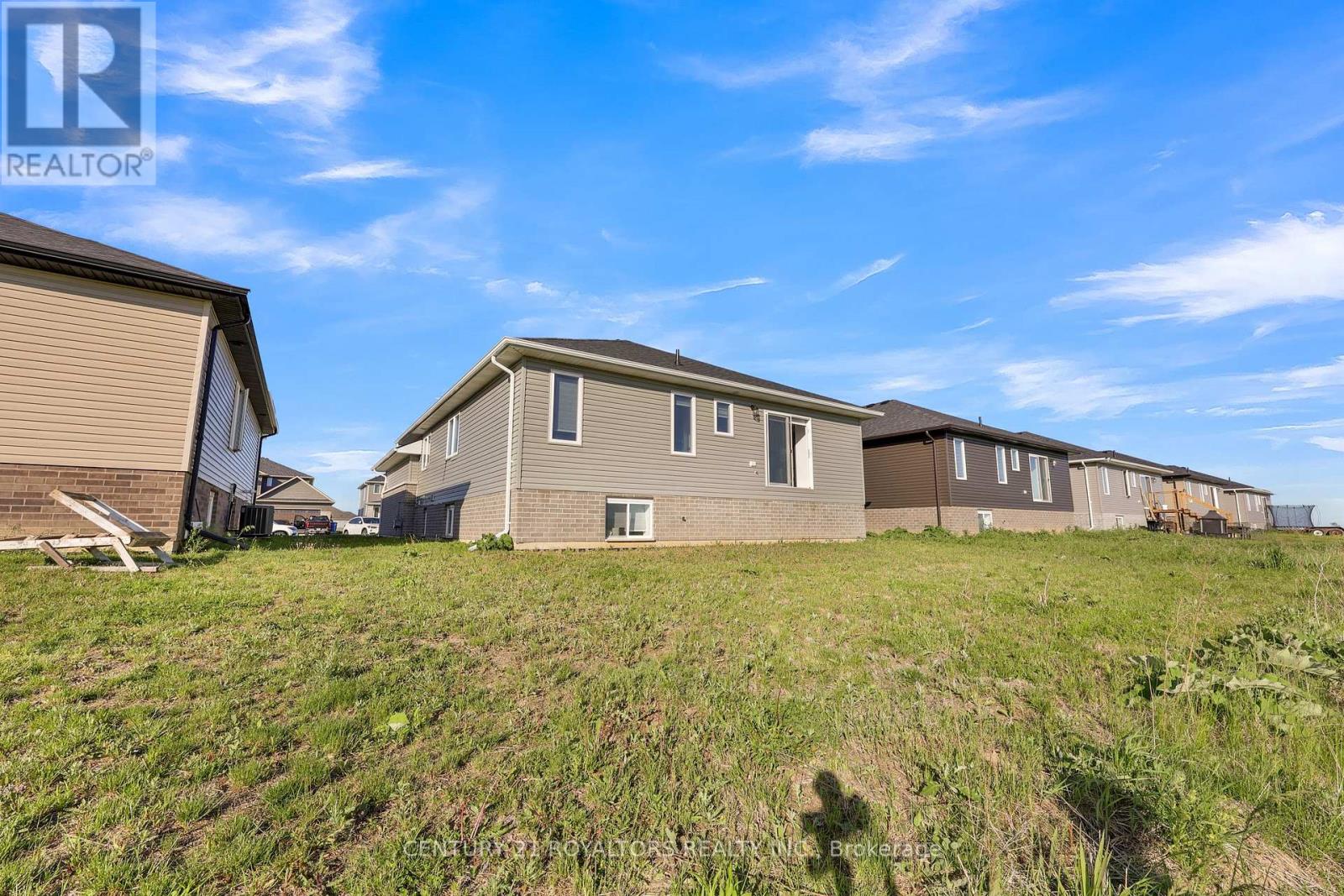 802 KEIL DRIVE - 44
