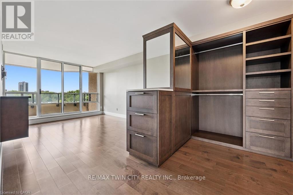 #602 6 WILLOW STREET - Image 22