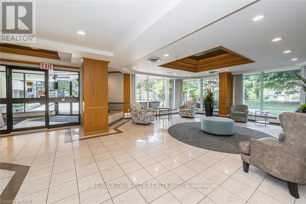 #602 6 WILLOW STREET - Image 5