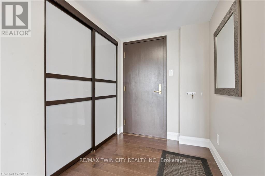#602 6 WILLOW STREET - Image 8