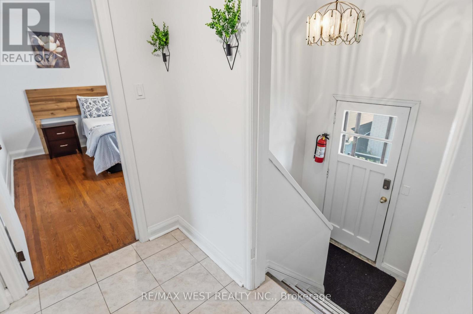 5177 KITCHENER STREET - 18